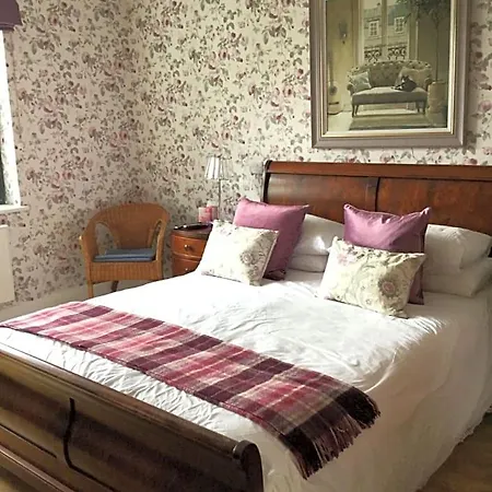 Tullybeggs Otel *